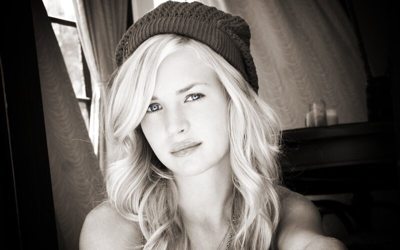 woman in beanie hat