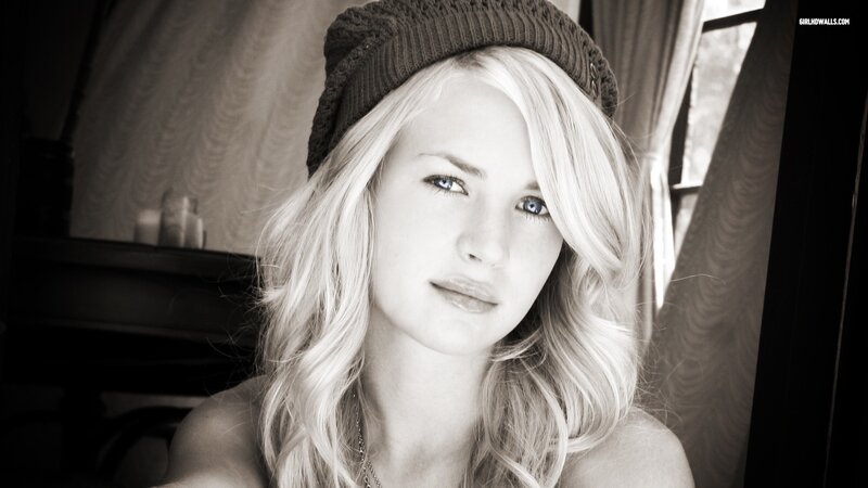 woman in beanie portrait