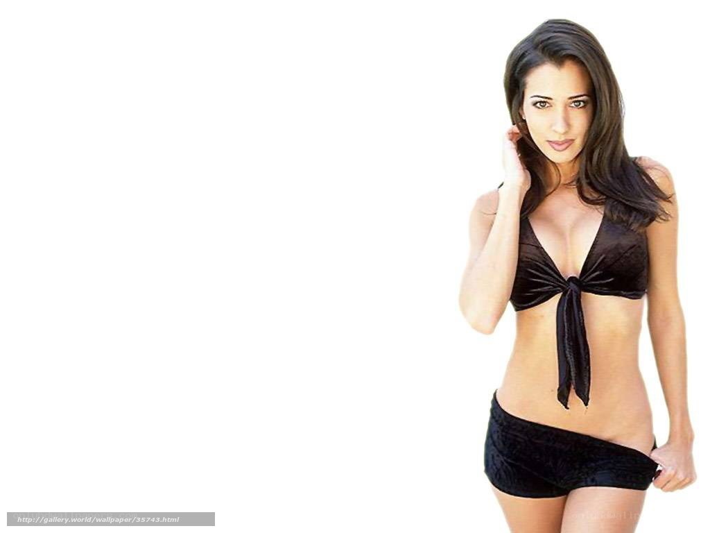 woman in black bikini