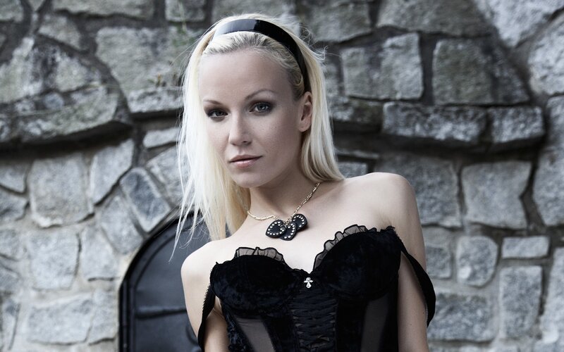 woman in black corset
