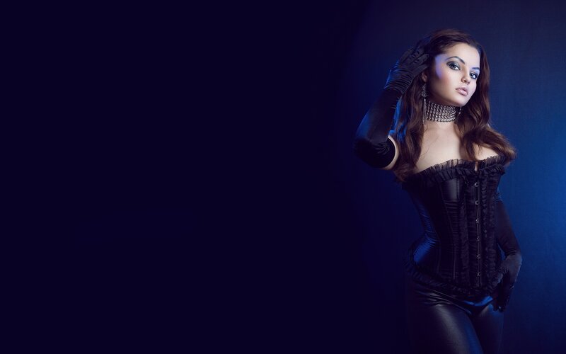 woman in black corset