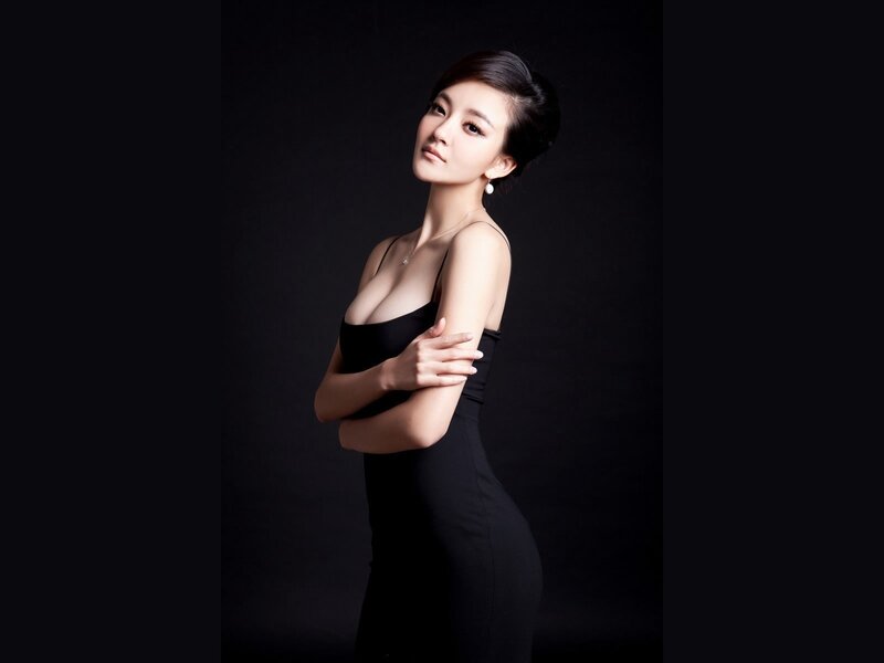 woman in black dress