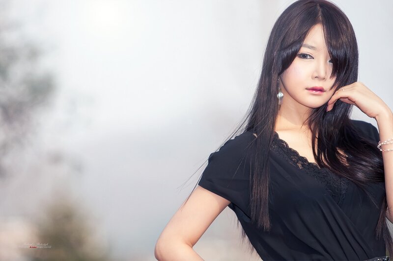 woman in black dress