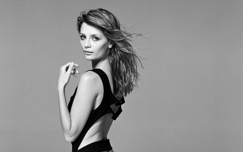 woman in black dress
