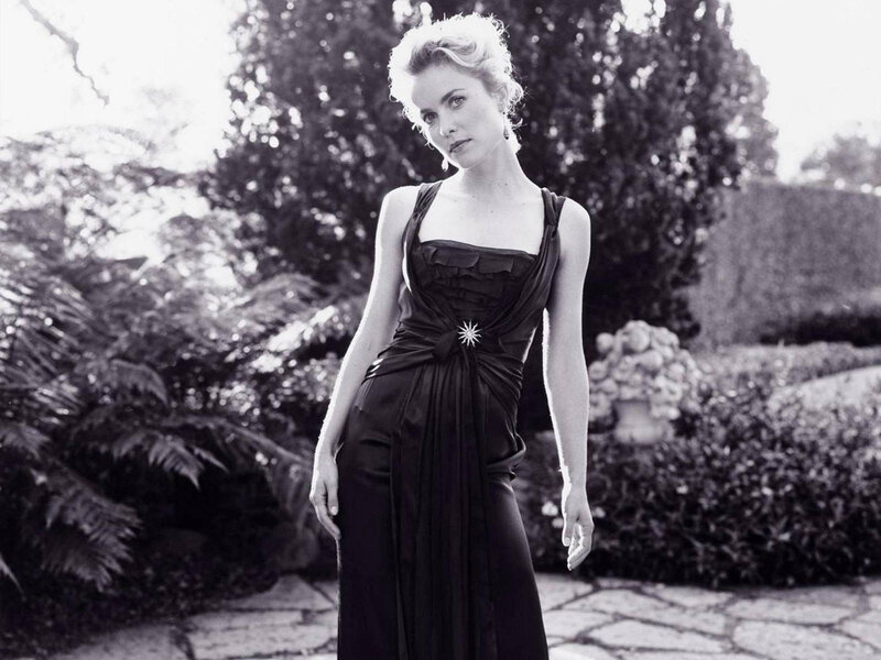 woman in black dress outdoors