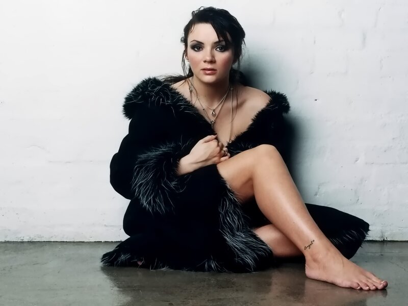 Woman in Black Fur Coat — Dramatic, Photograph