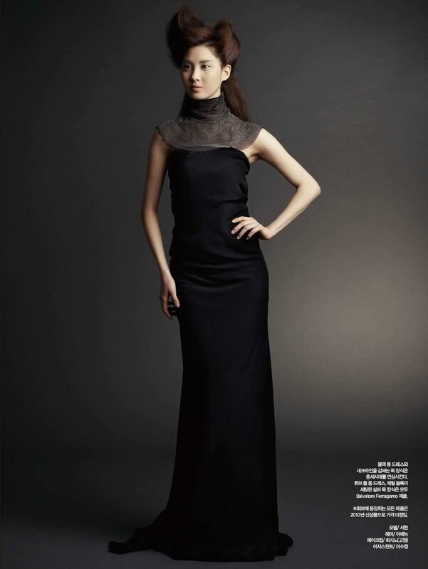 woman in black gown