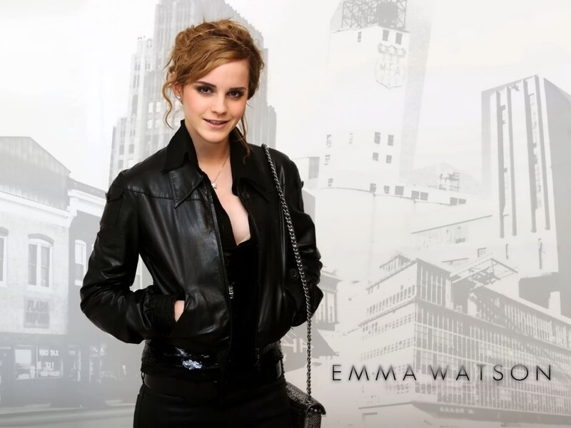 Woman in Black Leather Jacket — Confident, Photograph, Leather Jacket, Chain Bag