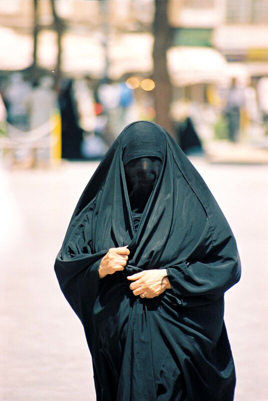 woman in black niqab