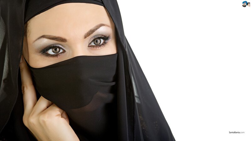 woman in black niqab