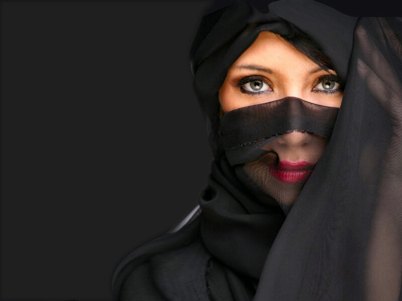 Woman in Black Niqab — Dramatic
