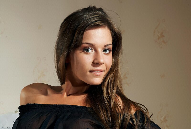 woman in black off-shoulder top
