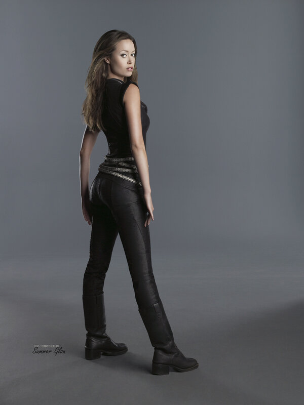 woman in black outfit
