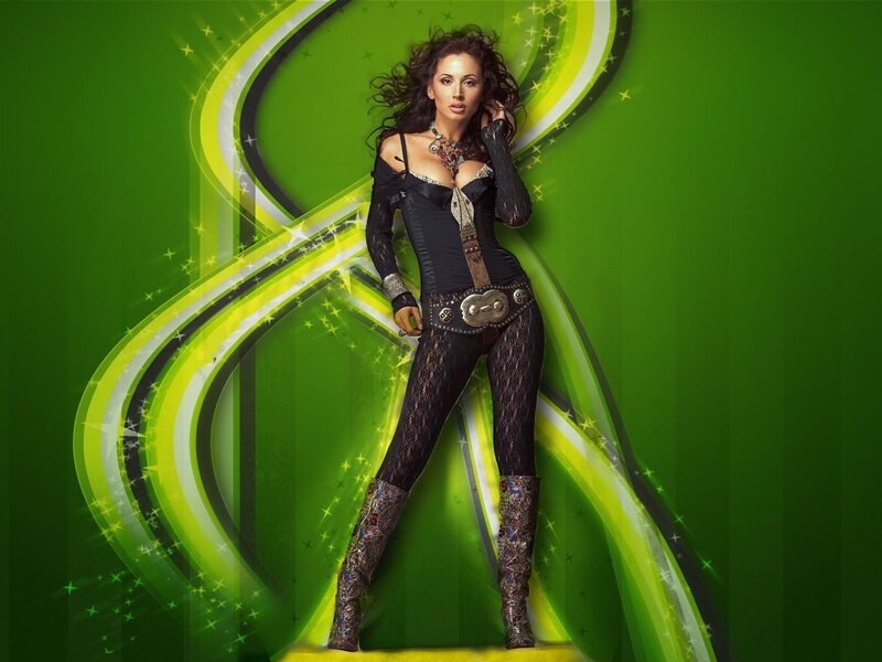 Woman in Black Outfit — Green, Dynamic