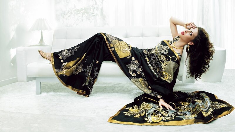 Woman in Black Sari — Calm