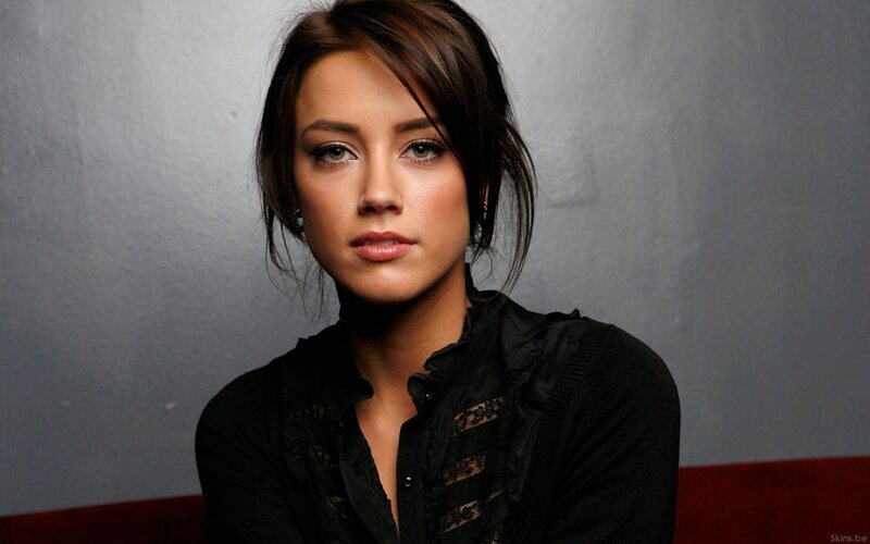 woman in black shirt