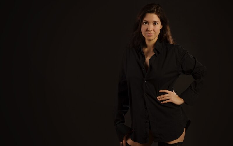 woman in black shirt