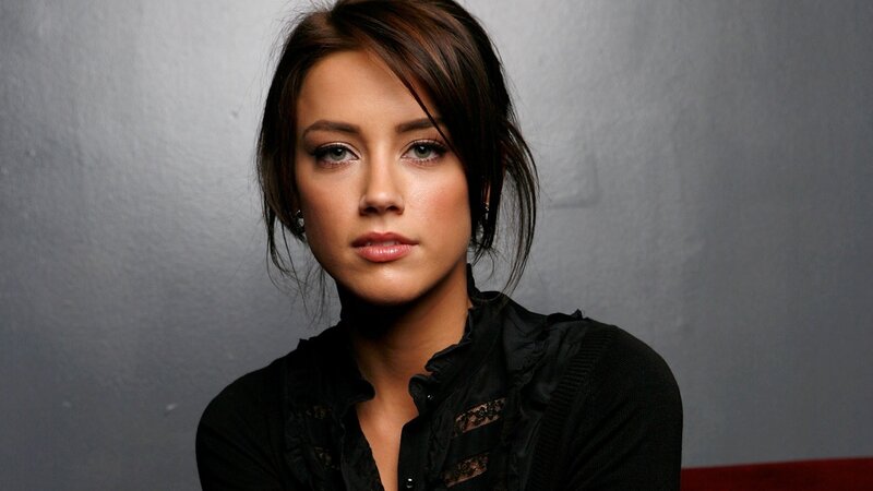 woman in black shirt