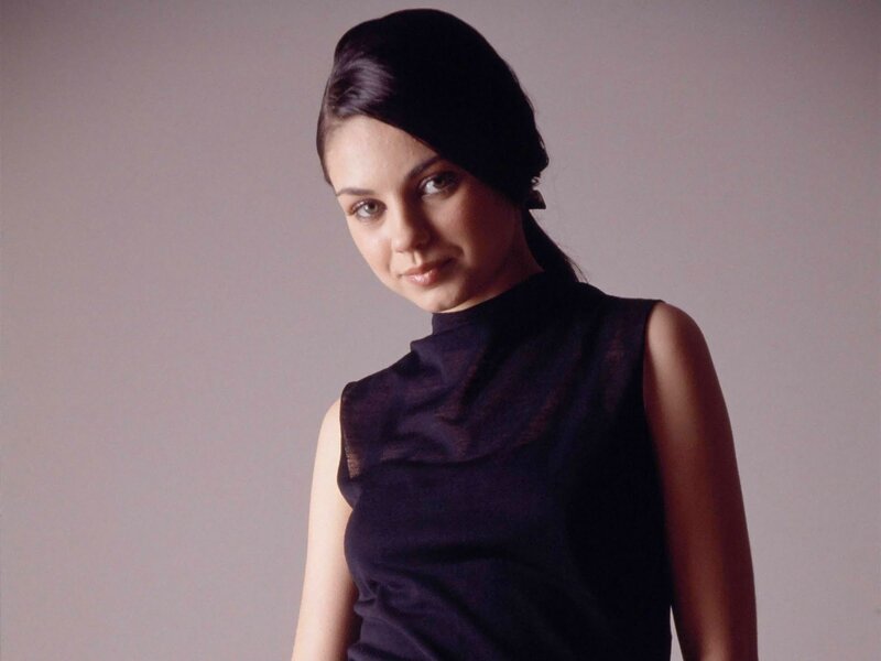 woman in black sleeveless top