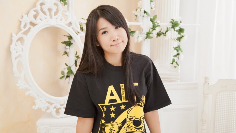woman in black t-shirt
