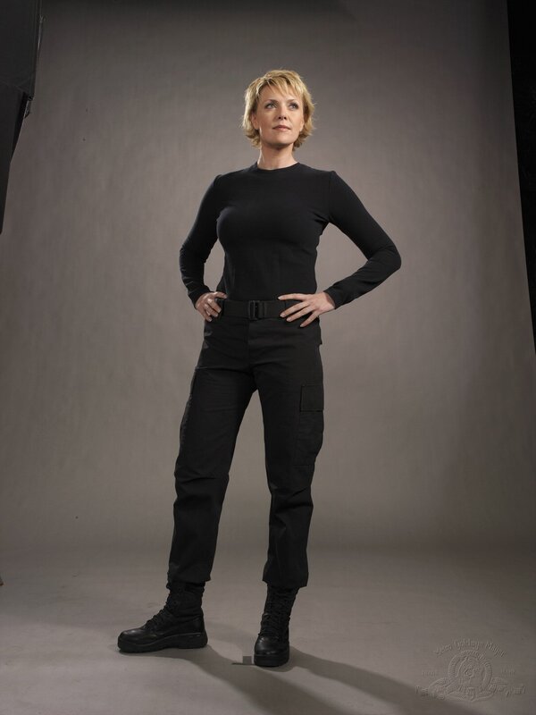 woman in black tactical gear