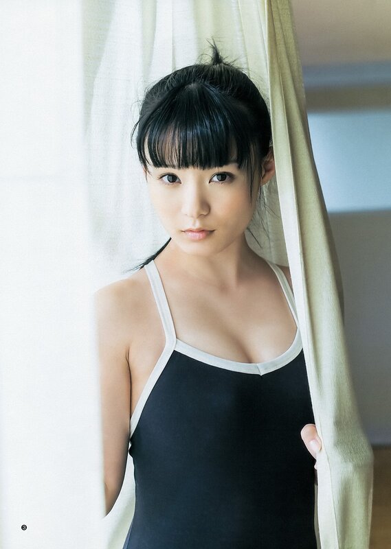 woman in black tank top