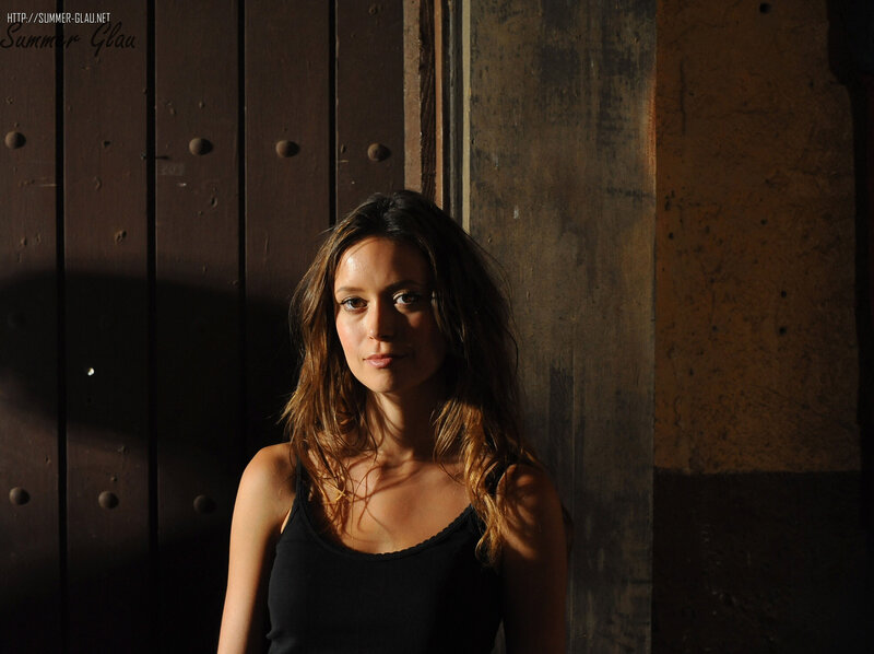 woman in black tank top