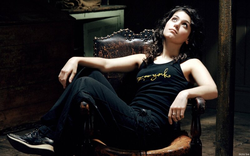 woman in black tank top