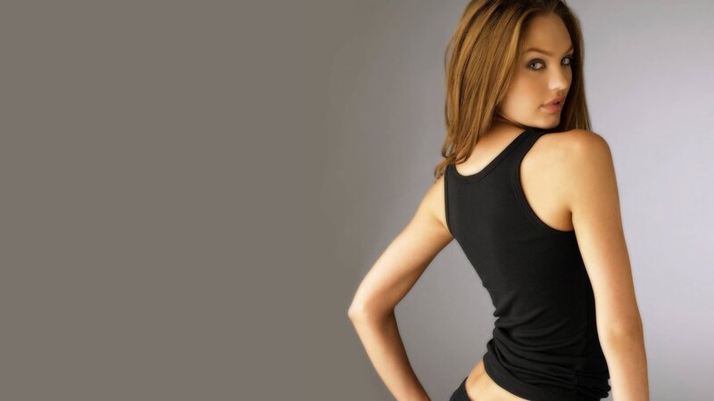 woman in black tank top
