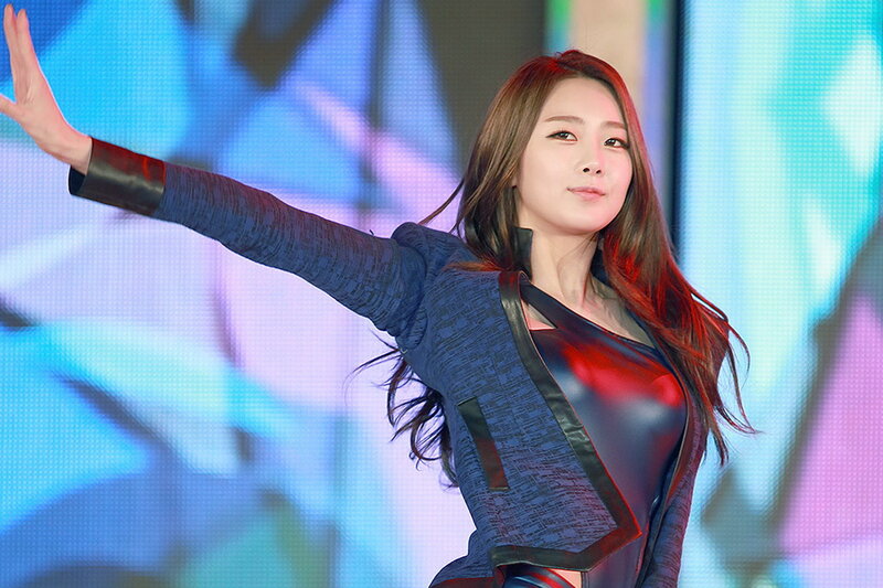 Woman in Blue and Red Outfit — Dynamic