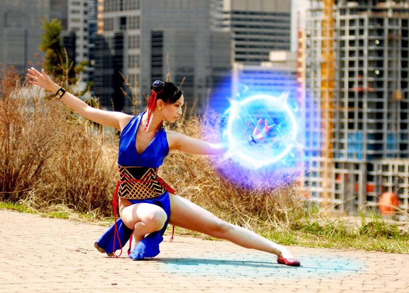 Woman in Blue Costume — Dynamic