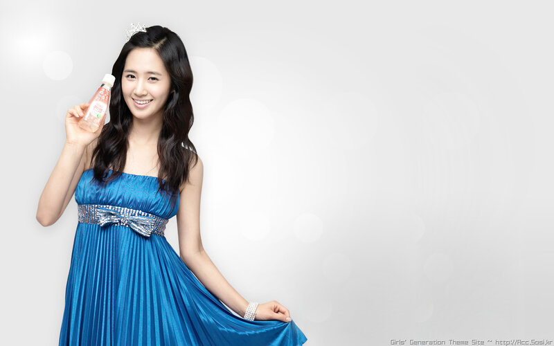 Woman in Blue Dress — Happy, Photograph, Crown