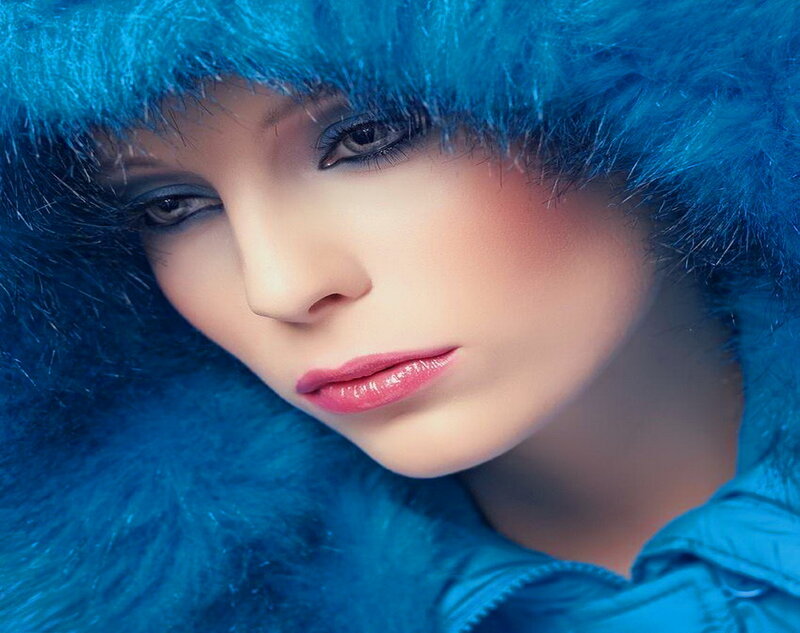 Woman in Blue Fur Coat — Dramatic