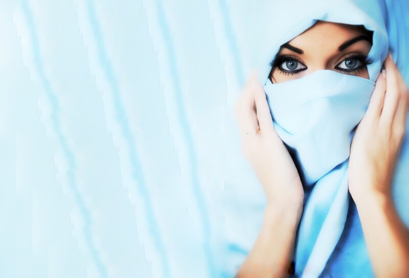 woman in blue hijab