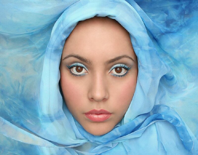 woman in blue hijab