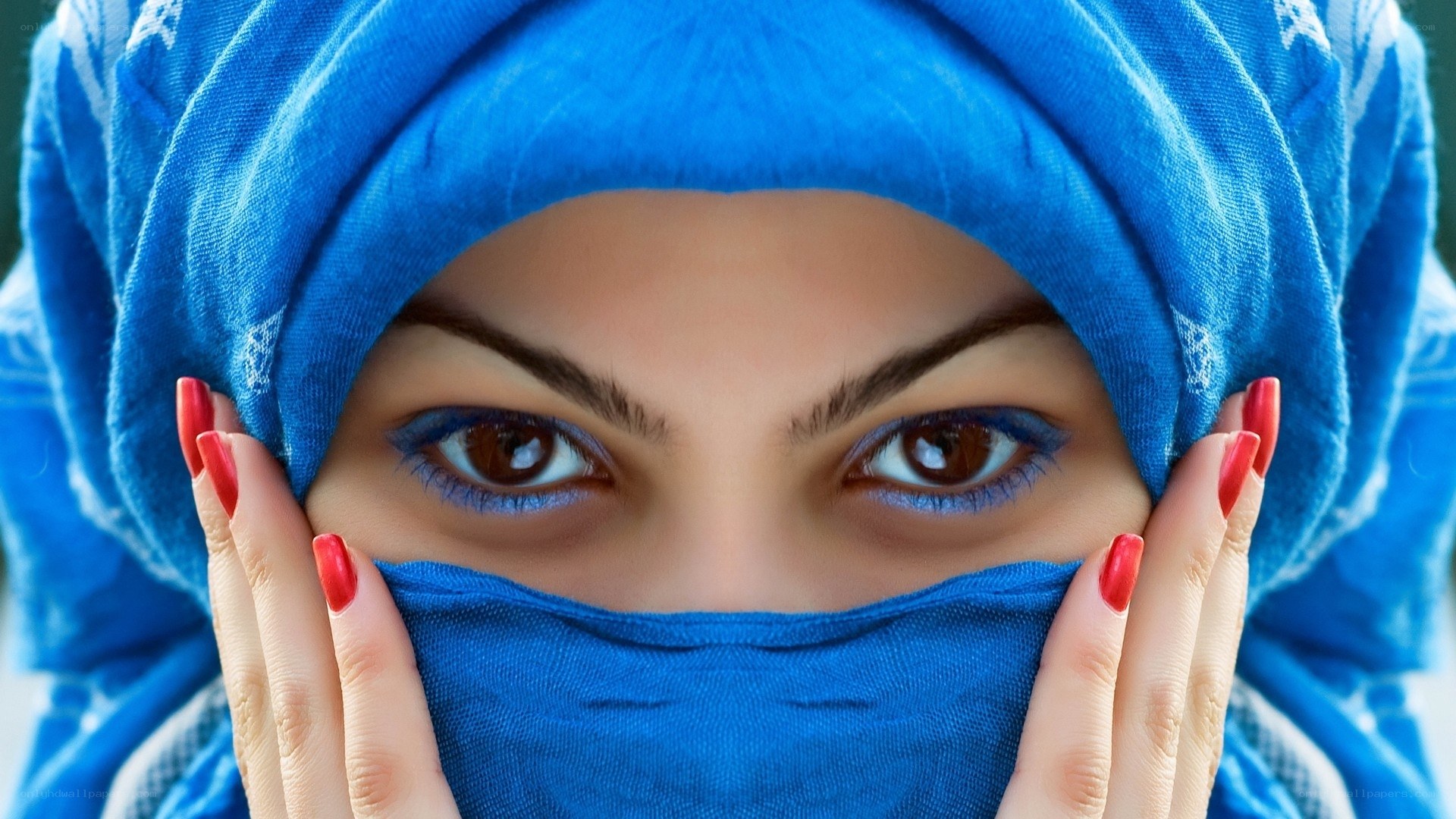 woman in blue hijab