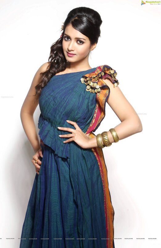 woman in blue sari