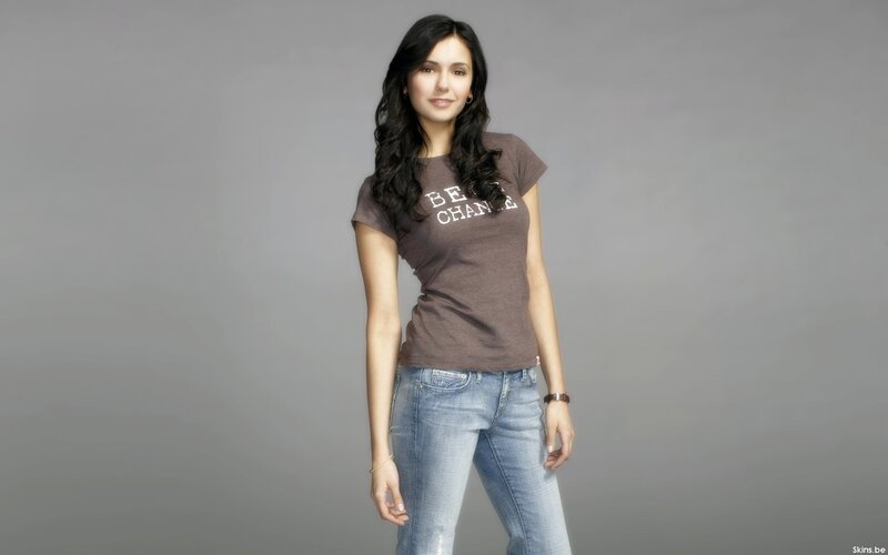 woman in brown t-shirt