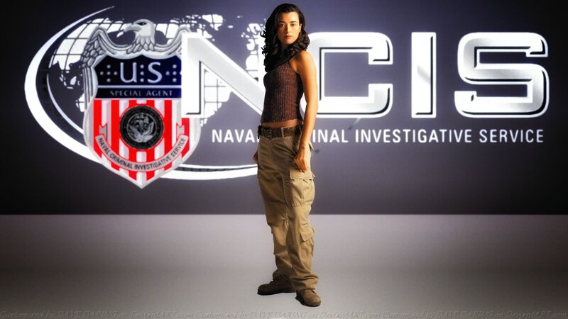 Woman in Cargo Pants — Black