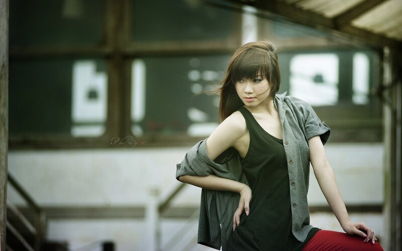 woman in casual clothes