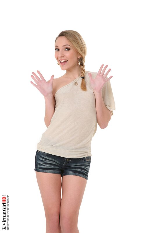 Woman in casual clothes smiling