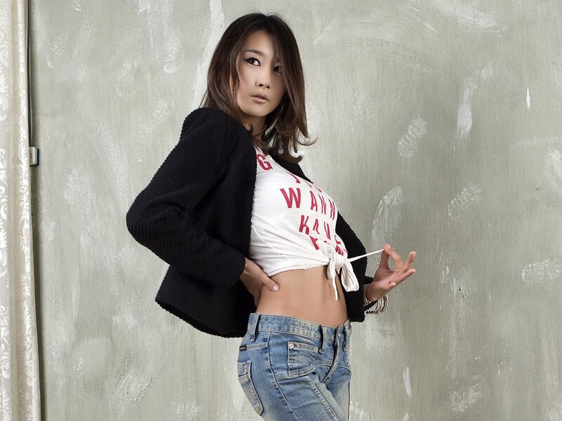 woman in casual clothing
