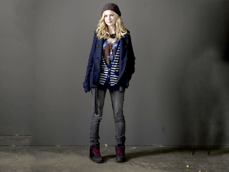 woman in casual outfit