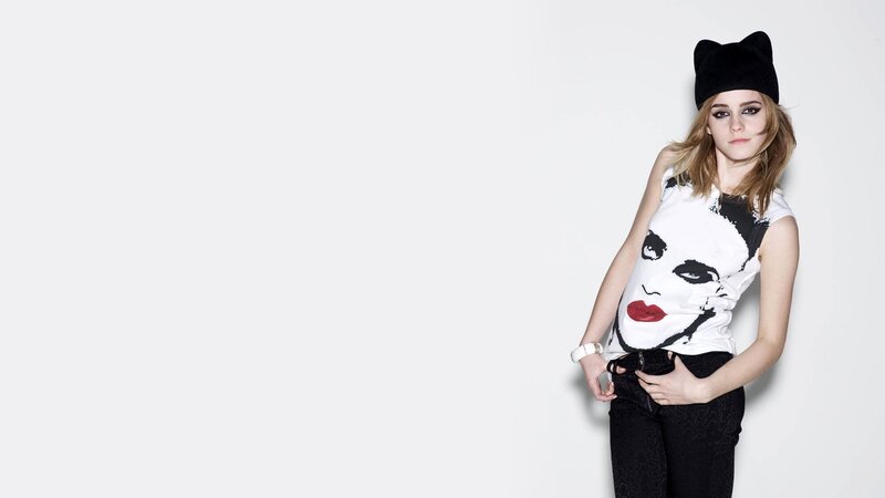woman in cat hat and graphic tee