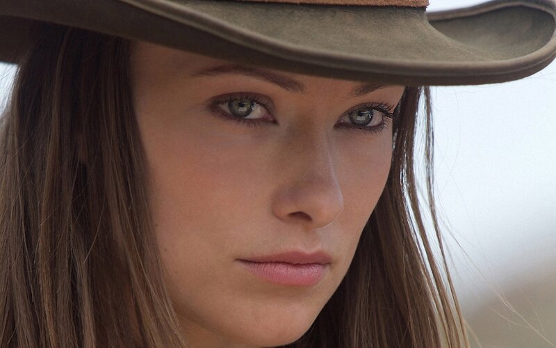 woman in cowboy hat