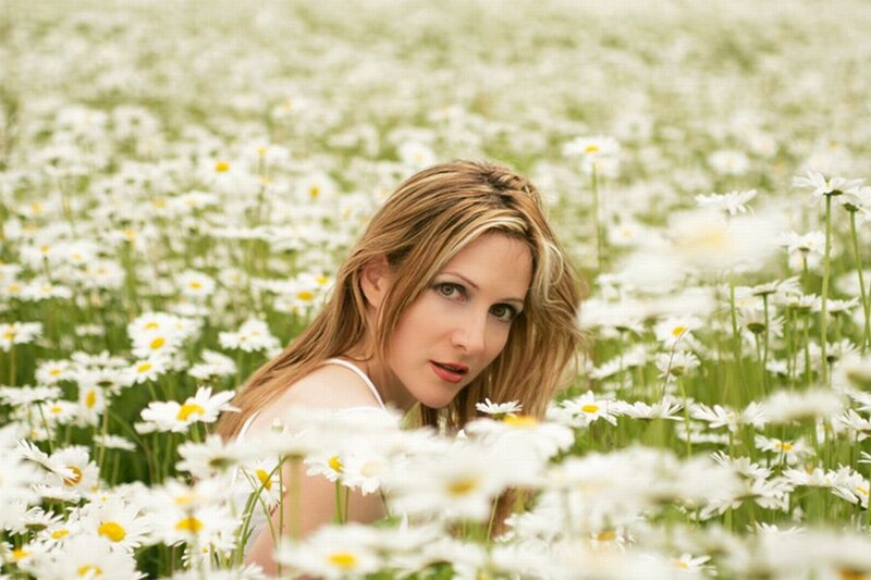 Woman in Daisy Field — White