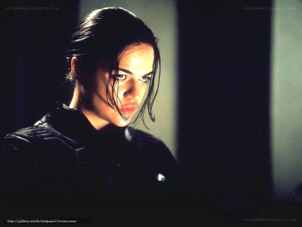 woman in dark tactical gear