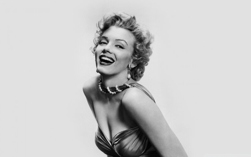 Woman in Dress — Black