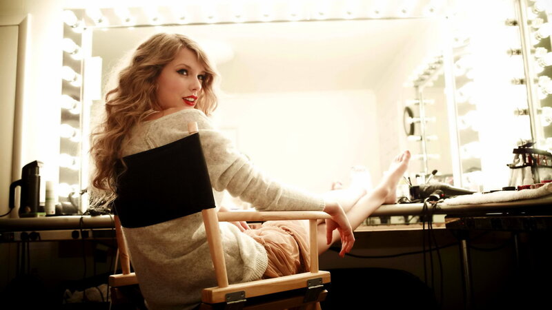 Woman in Dressing Room — White