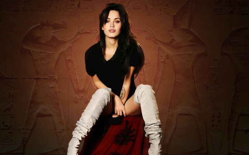 woman in egyptian setting